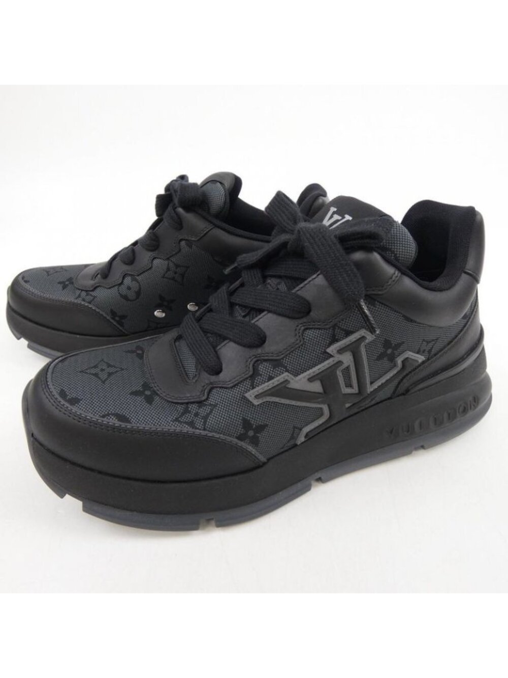 Louis Vuitton LV Classic Sneakers - Picture 3 of 6